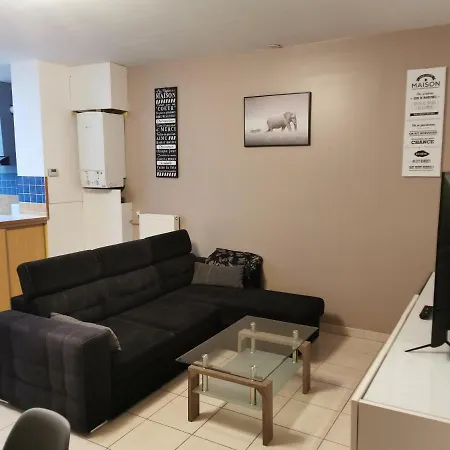 펜션 Agreable Maison De 100m2 Avec Son Parking Privatif *
