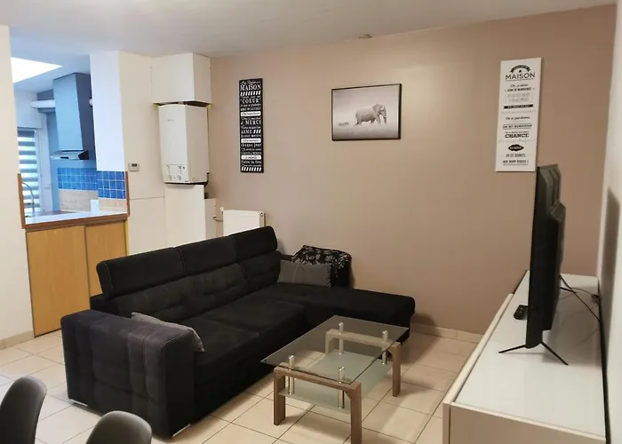 بيت للعطل Agreable Maison De 100m2 Avec Son Parking Privatif *